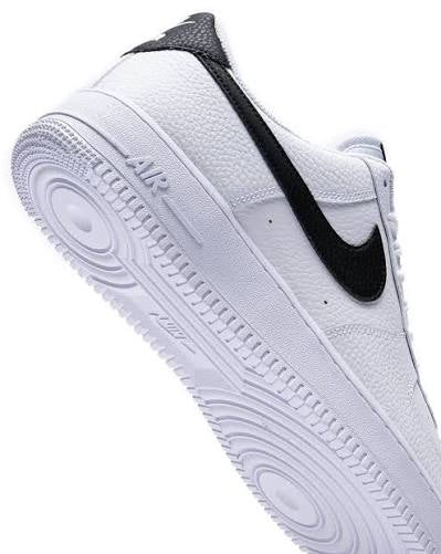Muškim tenisice Nike Air Force 1 '07 CT2302-100 bijele