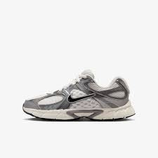Djecije tenisice Nike V5 RNR HQ6411-003 za stariju djecu brojevi 35.5 -40