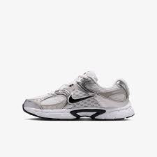 Djecije tenisice Nike V5 RNR HQ6411-100 za stariju djecu brojevi 35.5 -40