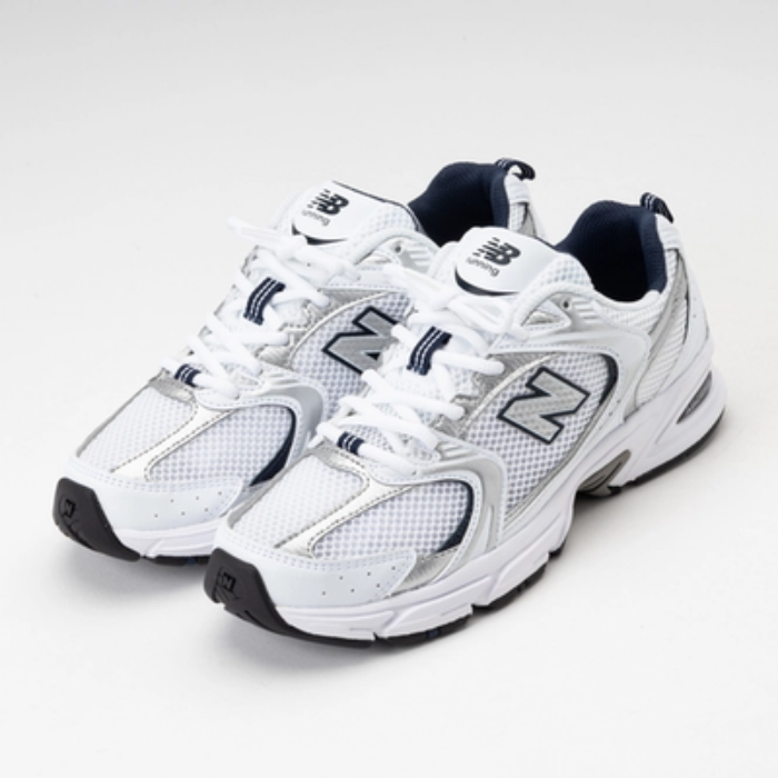 Ženske tenisice New Balance 530 MR530SG bijele damaske tenisice par s prednje strane