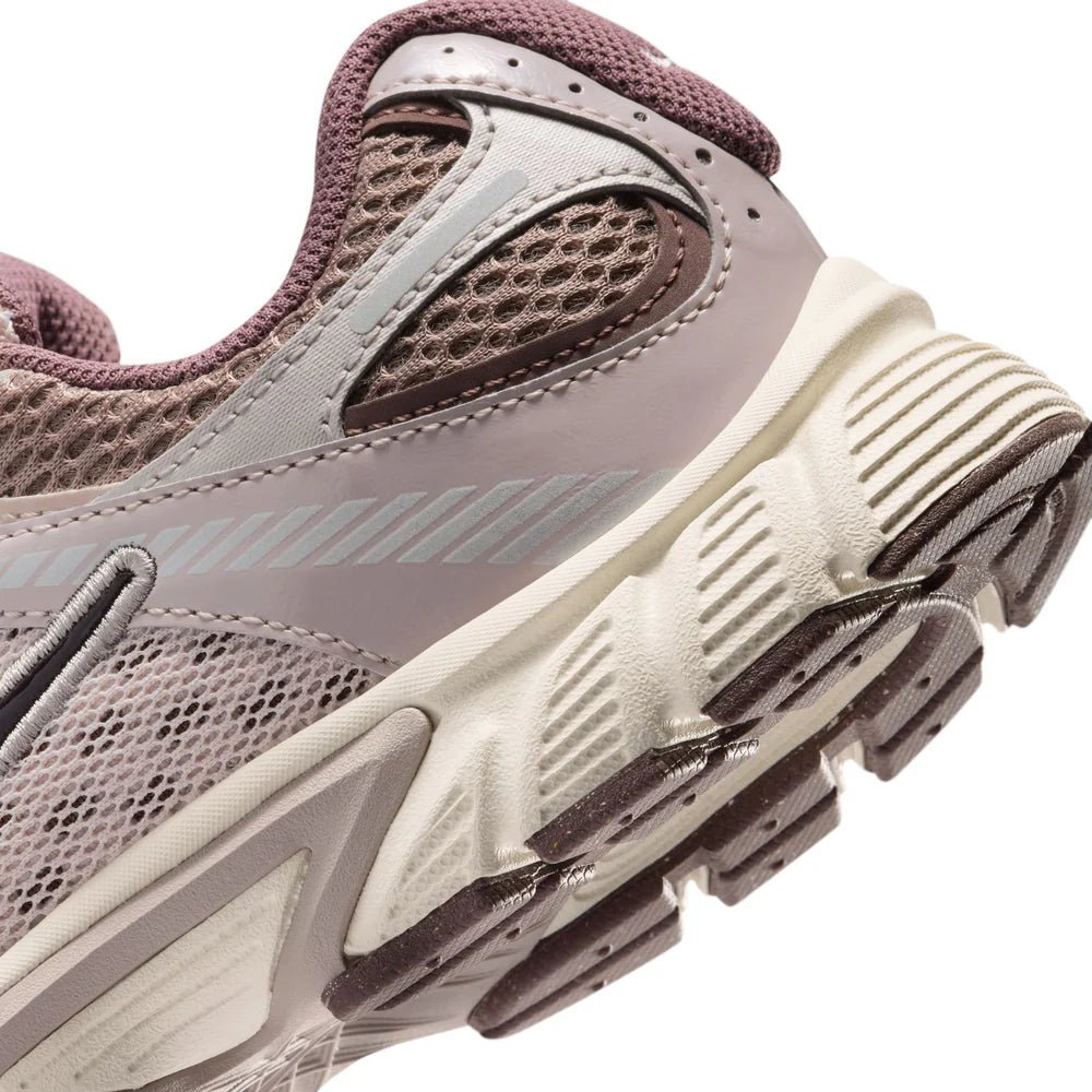 NIKE V5 RNR BG (HQ6411-201) — dječje/ženske tenisice - Kliker doo Siroki Brijeg